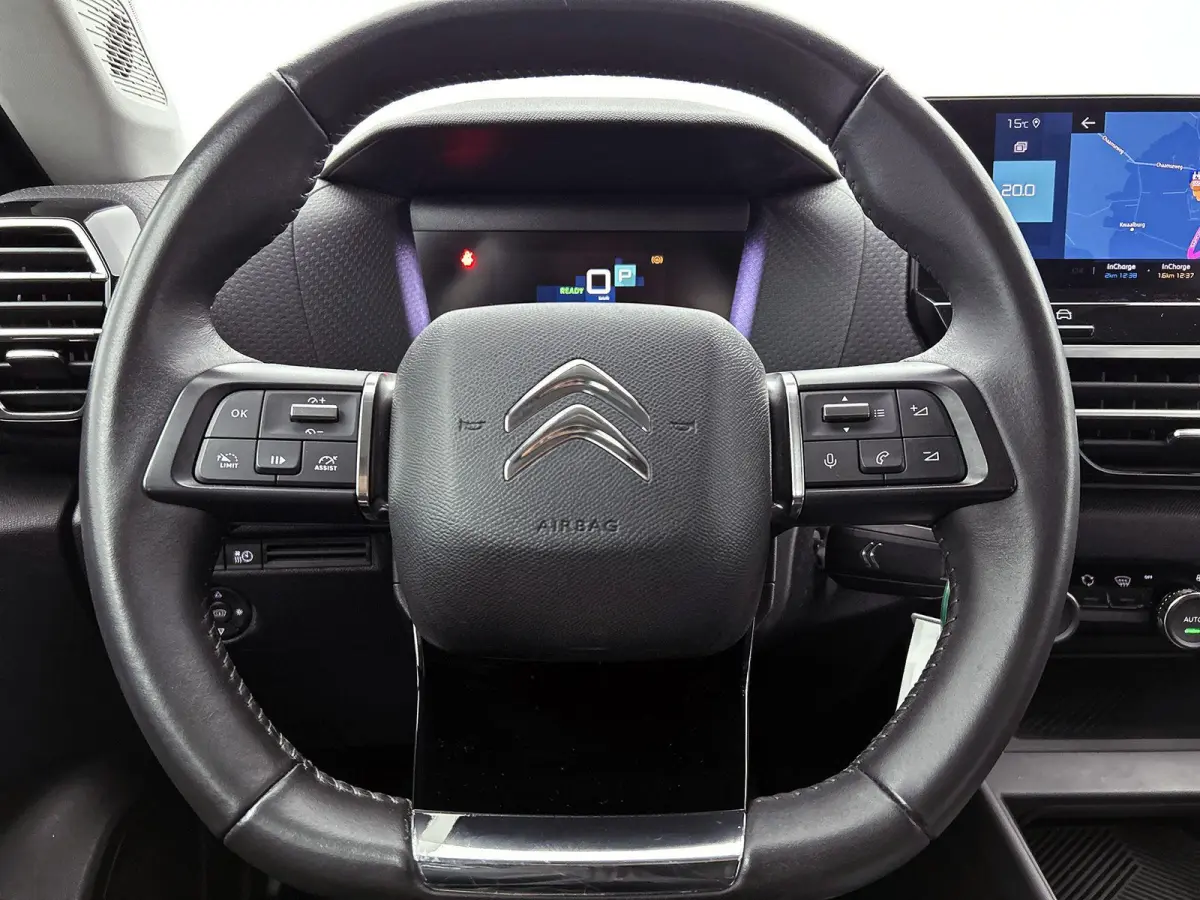 136pk Feel Pack 50 kWh Automaat | 1ste Eigenaar | Navigatie | Climate Control | Cruise Control | 18"LMV | Camera | Full-LED |
