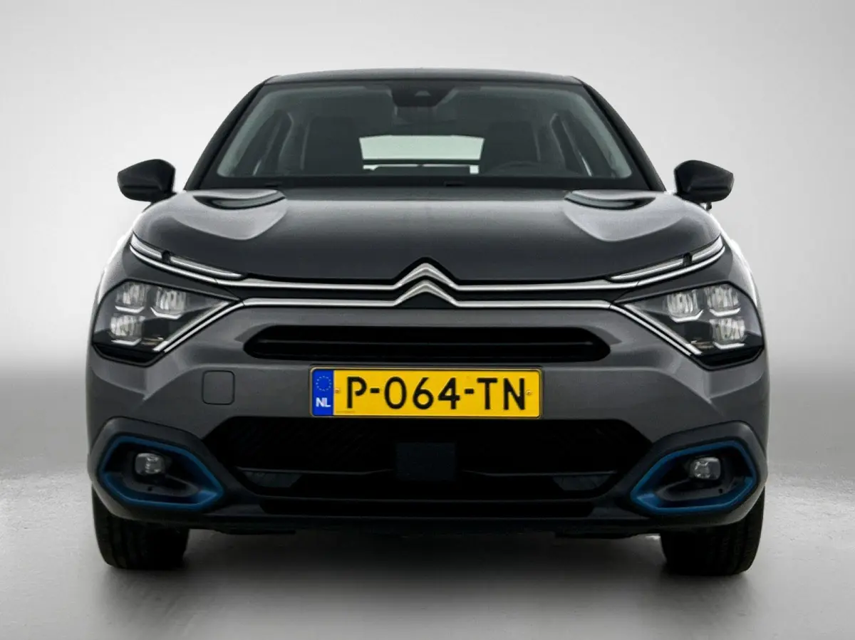 136pk Feel Pack 50 kWh Automaat | 1ste Eigenaar | Navigatie | Climate Control | Cruise Control | 18"LMV | Camera | Full-LED |