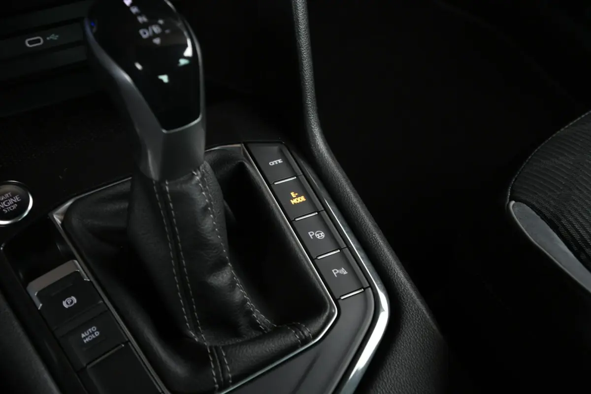 1.4 TSI eHybrid R-Line Business+ | SOH 96%