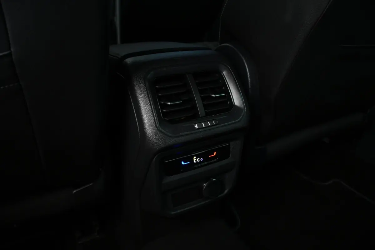 1.4 TSI eHybrid R-Line Business+ | SOH 96%
