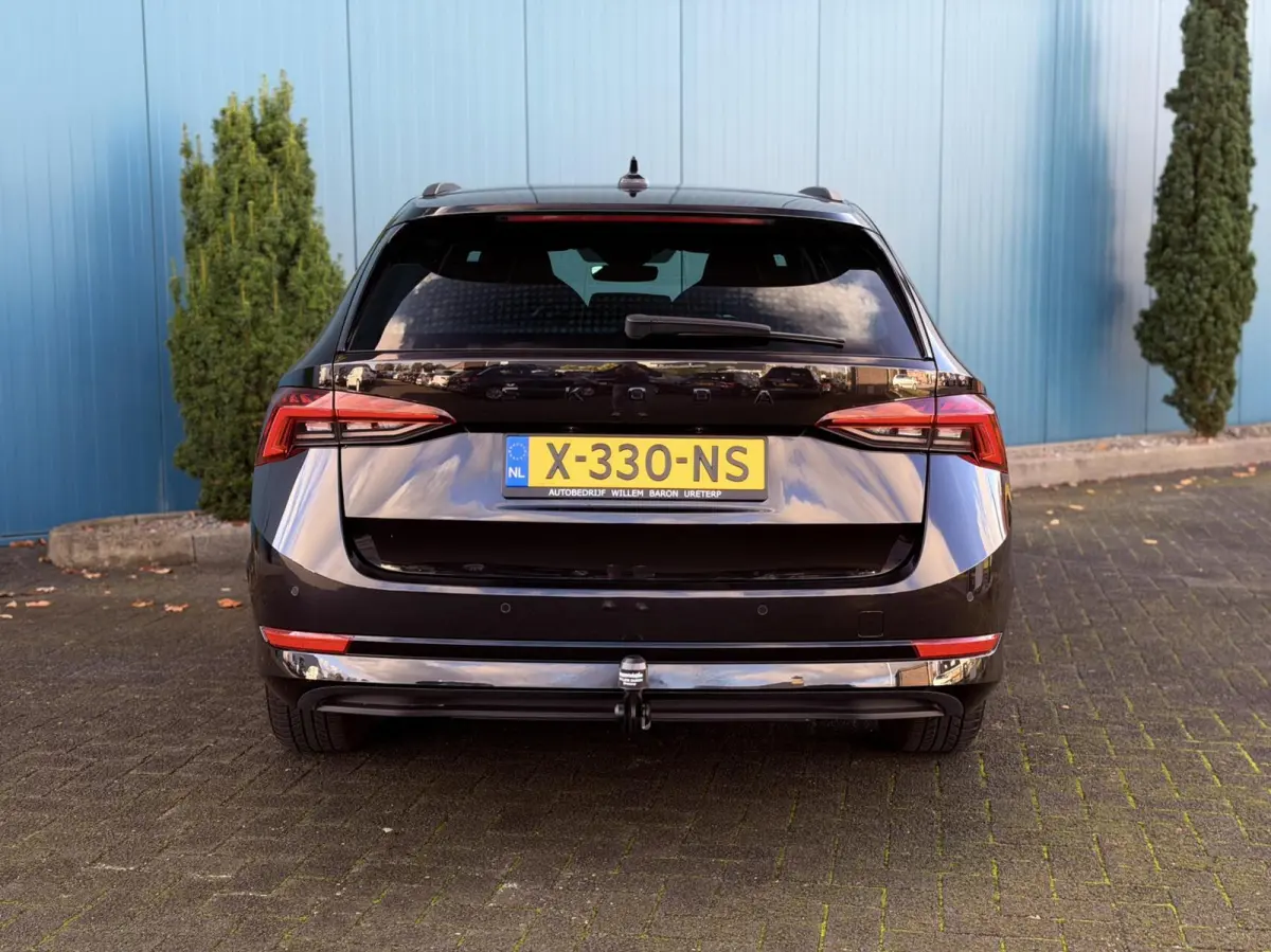 1.0 e-TSI DSG AUT. Sport Business Black edition | Carplay | Digi.Dash | Cruise | Navi | PDC
