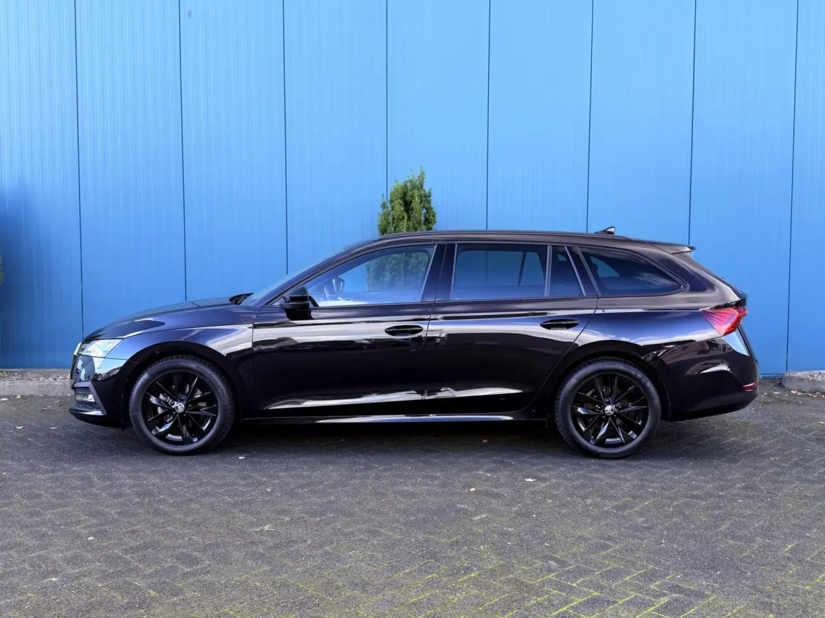 1.0 e-TSI DSG AUT. Sport Business Black edition | Carplay | Digi.Dash | Cruise | Navi | PDC