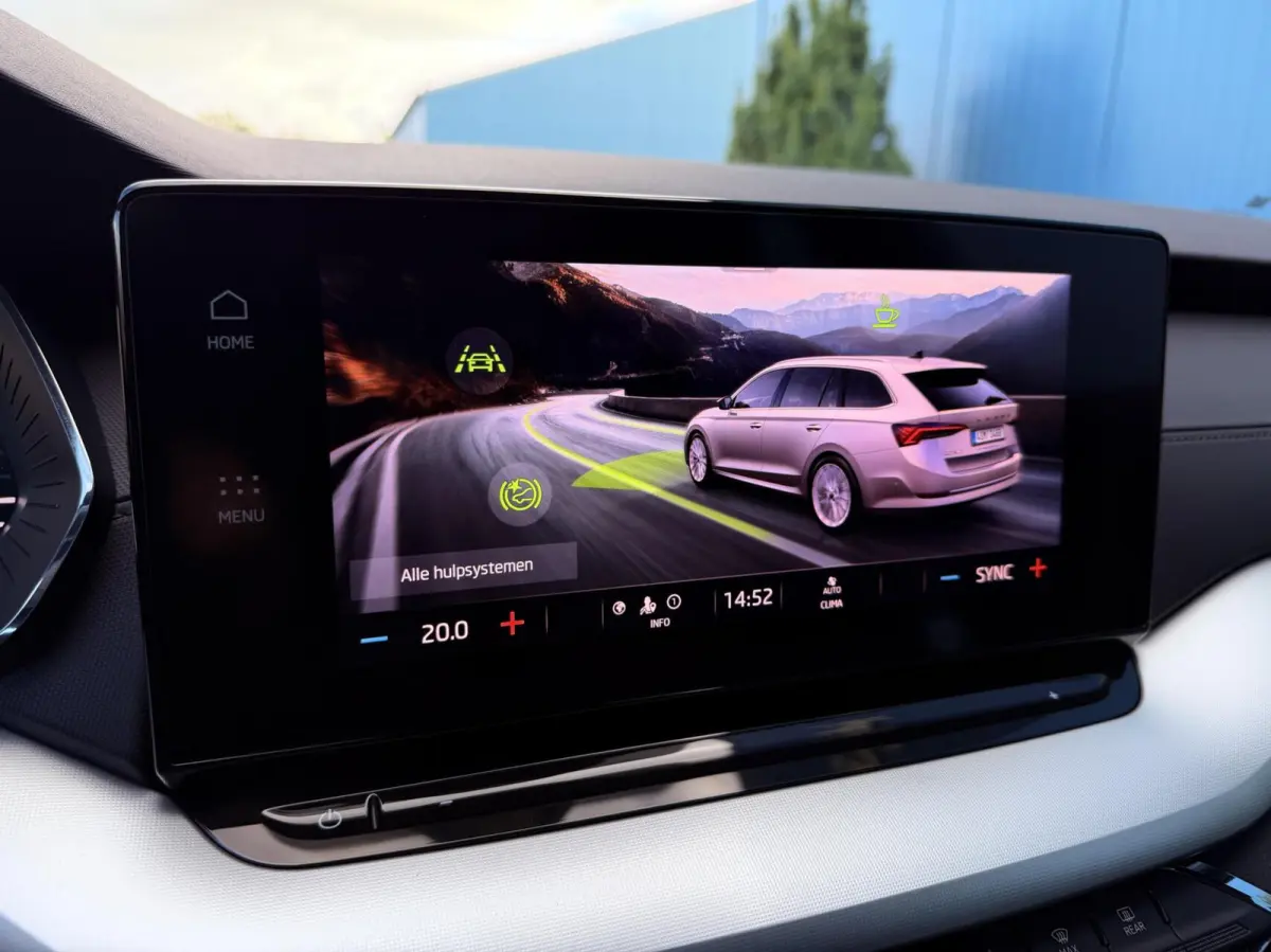1.0 e-TSI DSG AUT. Sport Business Black edition | Carplay | Digi.Dash | Cruise | Navi | PDC