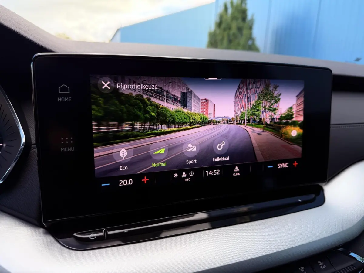1.0 e-TSI DSG AUT. Sport Business Black edition | Carplay | Digi.Dash | Cruise | Navi | PDC