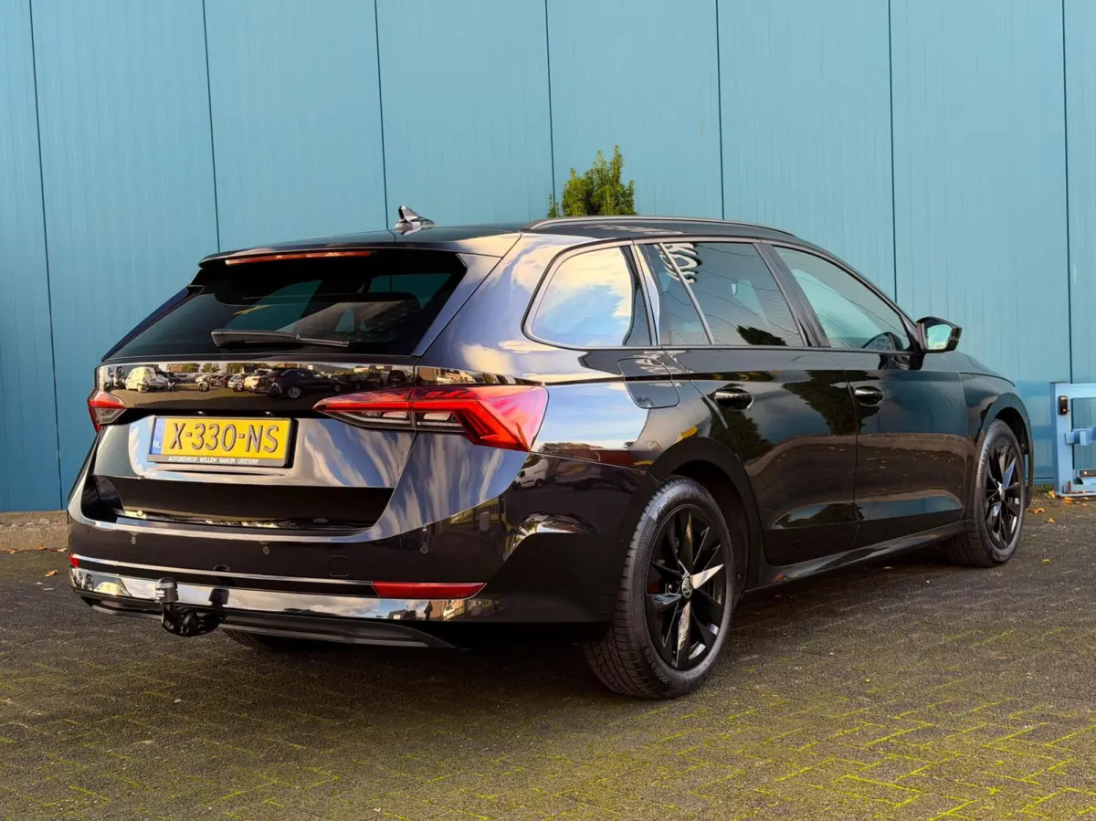 1.0 e-TSI DSG AUT. Sport Business Black edition | Carplay | Digi.Dash | Cruise | Navi | PDC