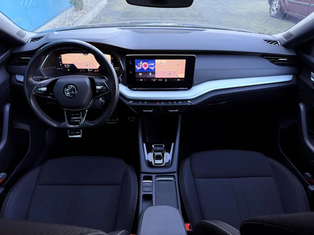 1.0 e-TSI DSG AUT. Sport Business Black edition | Carplay | Digi.Dash | Cruise | Navi | PDC