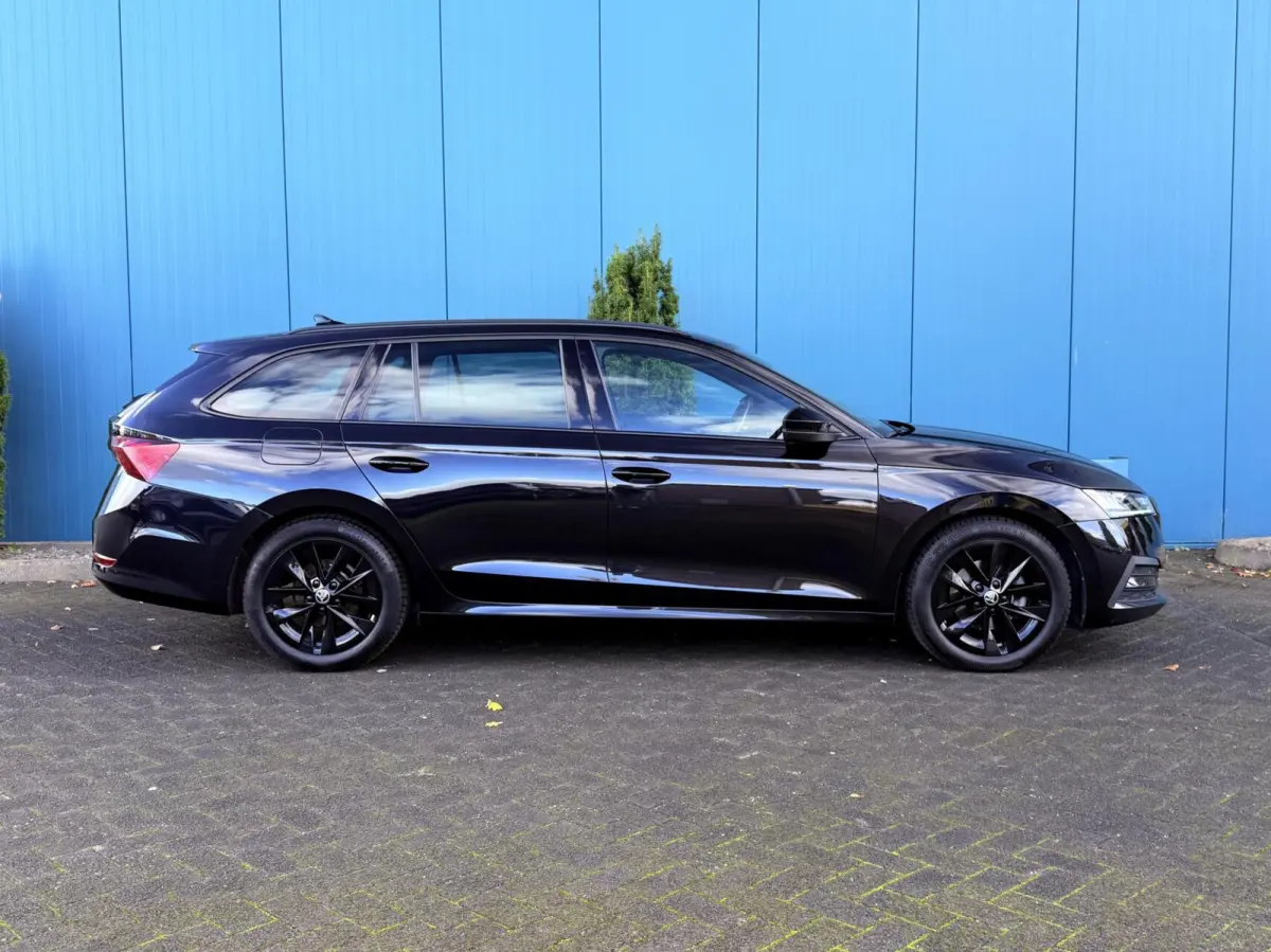 1.0 e-TSI DSG AUT. Sport Business Black edition | Carplay | Digi.Dash | Cruise | Navi | PDC