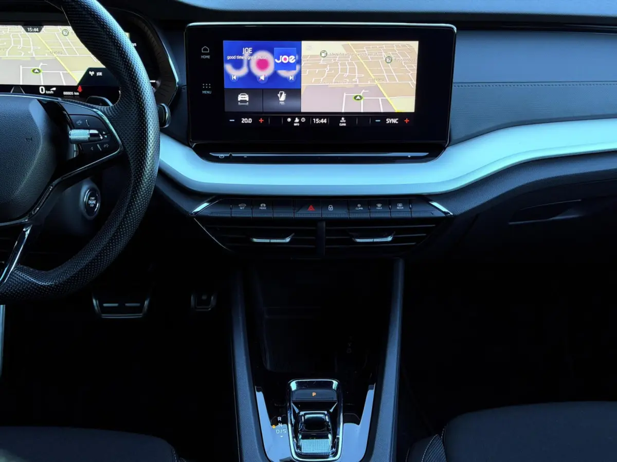 1.0 e-TSI DSG AUT. Sport Business Black edition | Carplay | Digi.Dash | Cruise | Navi | PDC