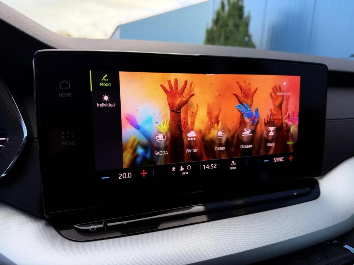 1.0 e-TSI DSG AUT. Sport Business Black edition | Carplay | Digi.Dash | Cruise | Navi | PDC