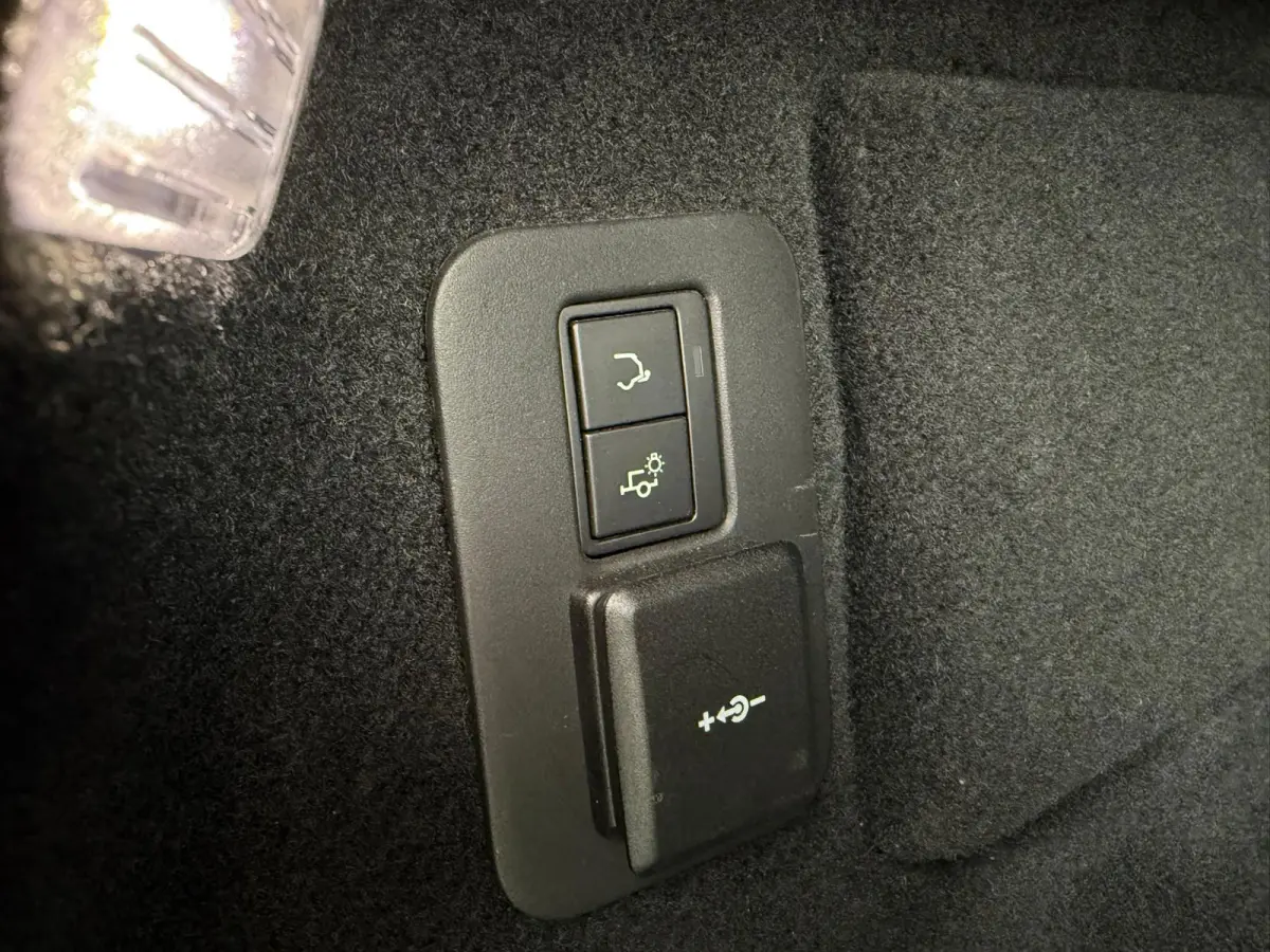 1.5 P300e AWD R-Dynamic HSE Panodak HUD Trekhaak Leder