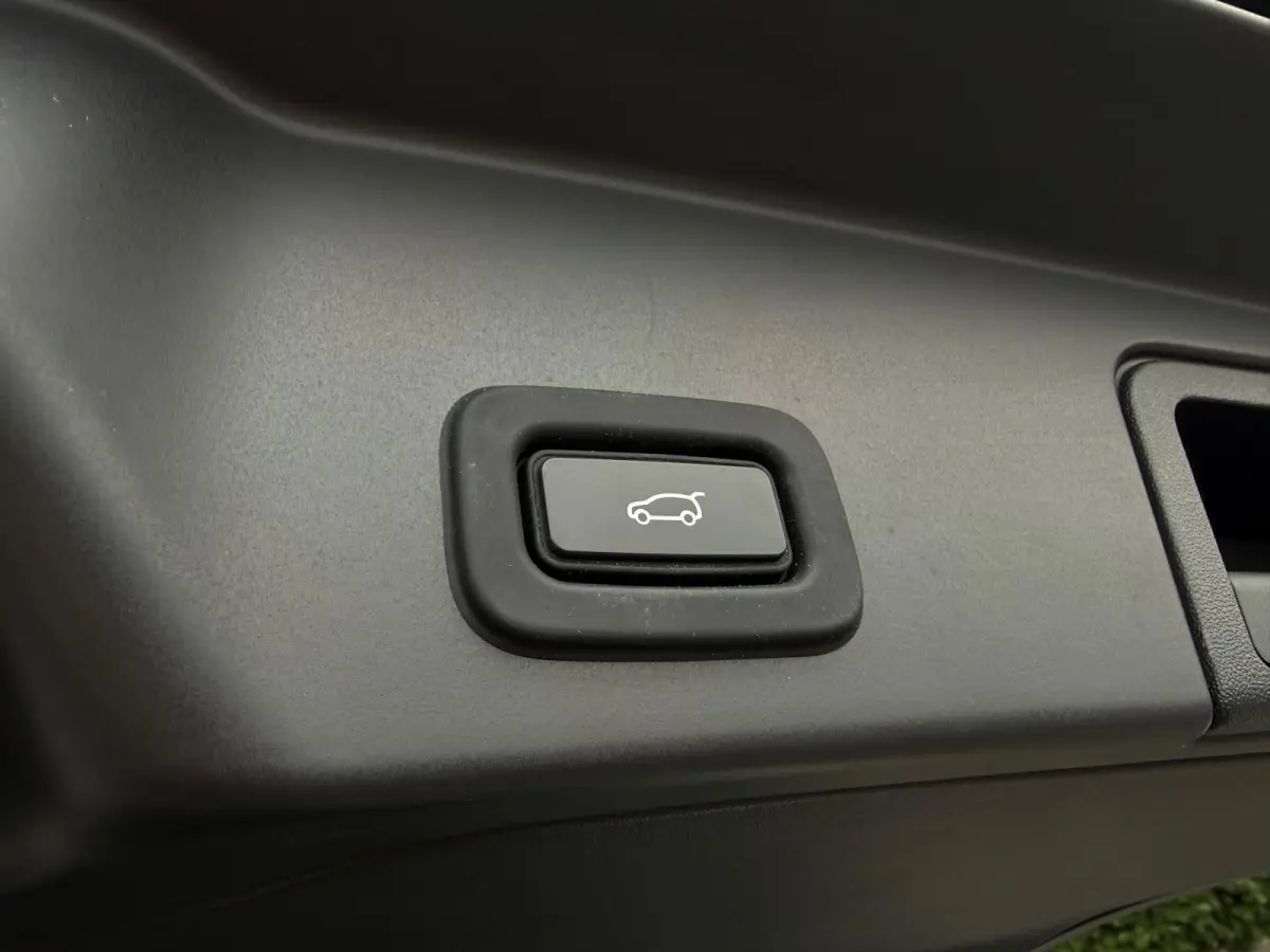 1.5 P300e AWD R-Dynamic HSE Panodak HUD Trekhaak Leder