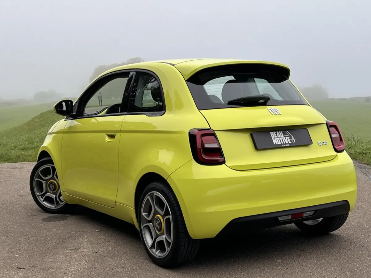 *Abarth 17” Mugello* 24 kWh / CarPlay / 4x Assist