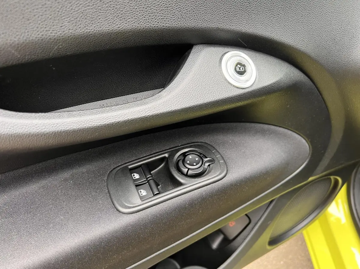 *Abarth 17” Mugello* 24 kWh / CarPlay / 4x Assist