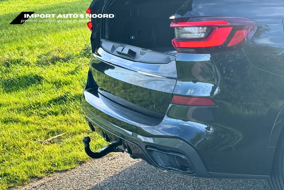 XDrive45e High Executive Pano Trekhaak Luchtvering Sfeerverlichting ACC Memory