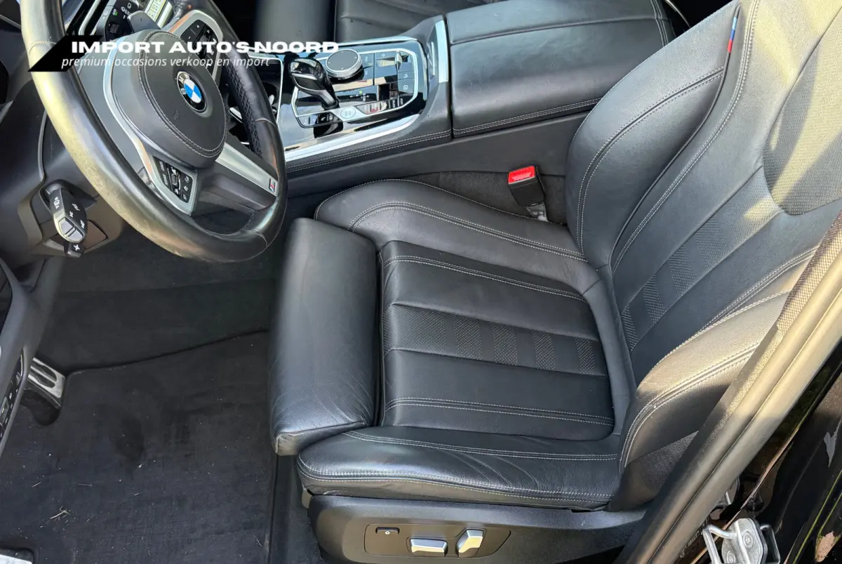 XDrive45e High Executive Pano Trekhaak Luchtvering Sfeerverlichting ACC Memory