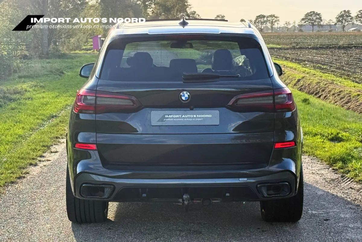 XDrive45e High Executive Pano Trekhaak Luchtvering Sfeerverlichting ACC Memory