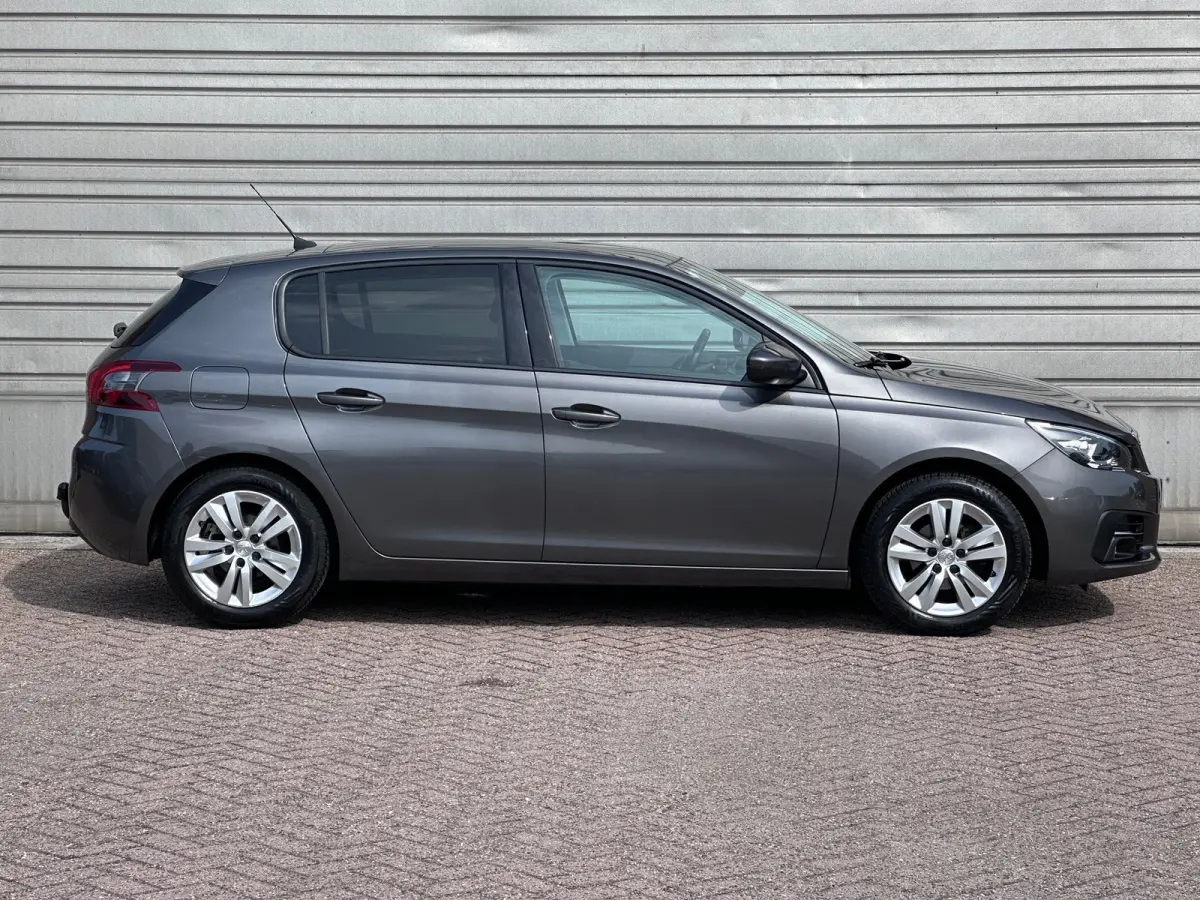 1.2 PureTech 110 pk Blue Lease Executive|Pano|Trekhaak