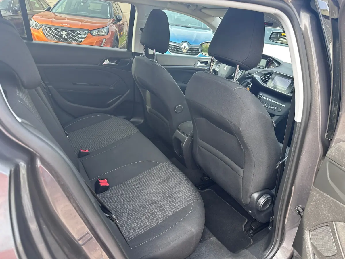 1.2 PureTech 110 pk Blue Lease Executive|Pano|Trekhaak