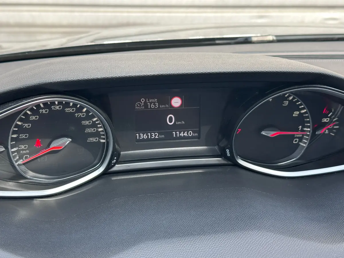 1.2 PureTech 110 pk Blue Lease Executive|Pano|Trekhaak
