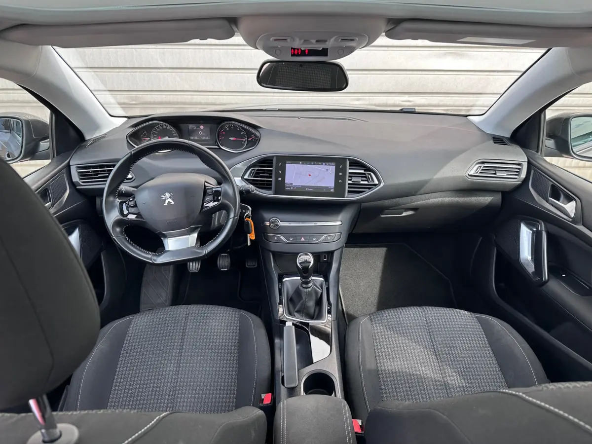 1.2 PureTech 110 pk Blue Lease Executive|Pano|Trekhaak