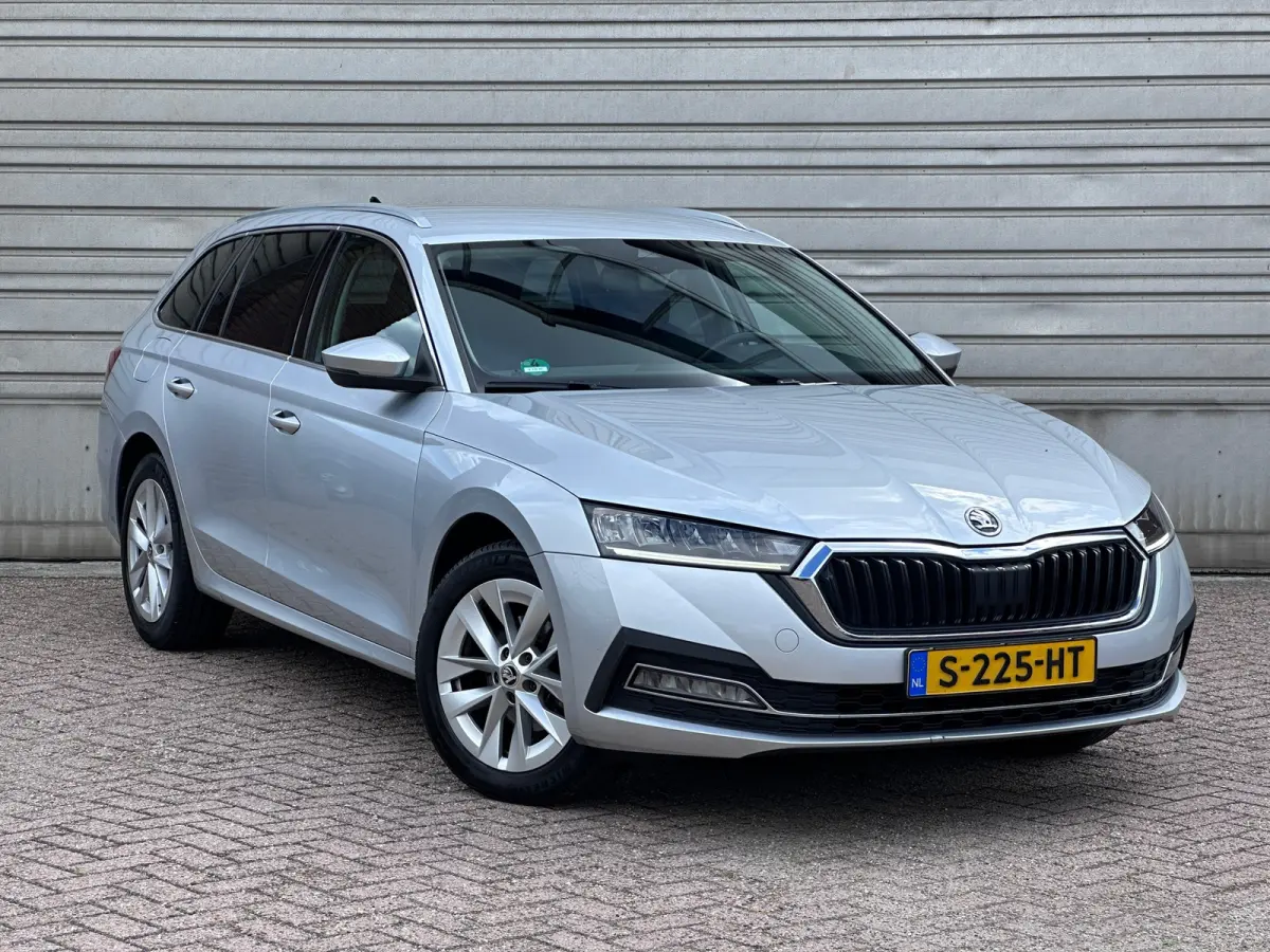 1.5 e-TSI Business Edition Plus|Trekhaak|Adaptive Cruise Control|17" velgen