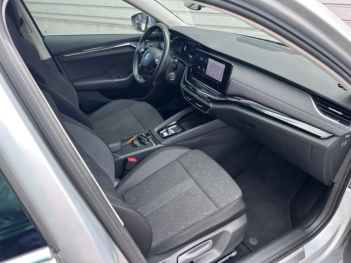 1.5 e-TSI Business Edition Plus|Trekhaak|Adaptive Cruise Control|17" velgen