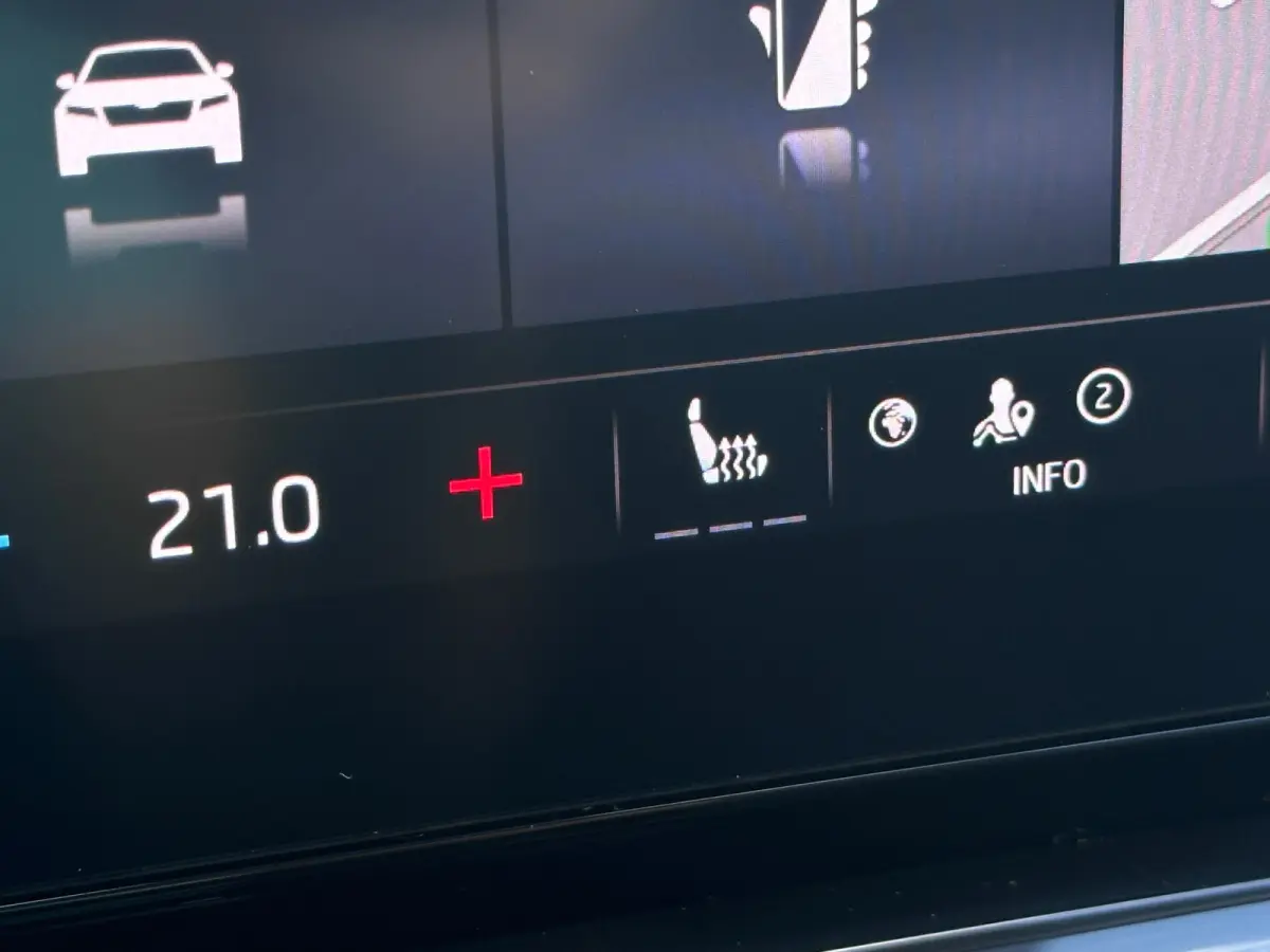 1.5 e-TSI Business Edition Plus|Trekhaak|Adaptive Cruise Control|17" velgen