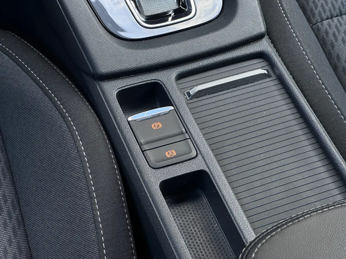 1.5 e-TSI Business Edition Plus|Trekhaak|Adaptive Cruise Control|17" velgen