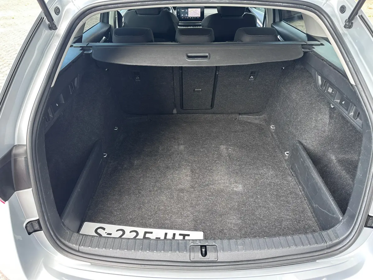 1.5 e-TSI Business Edition Plus|Trekhaak|Adaptive Cruise Control|17" velgen