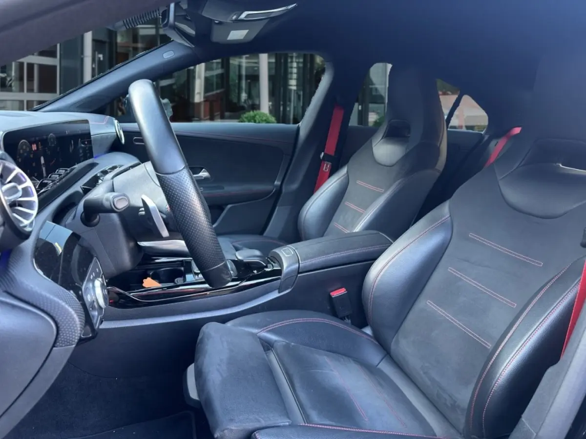 CLA 35 AMG 4MATIC WIDE-SCREEN/NIGHTPAKKET/STOELVERW