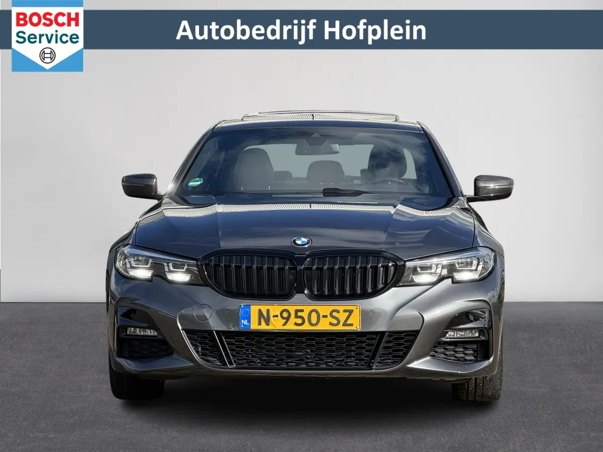 320i Executive Edition M-Sport |  LM-Velgen | Camera | Pano/Schuifdak | Carplay | Climatronic | Carbon delen | DEALER ONDERHOUDEN! | ( Vestiging - Vianen )