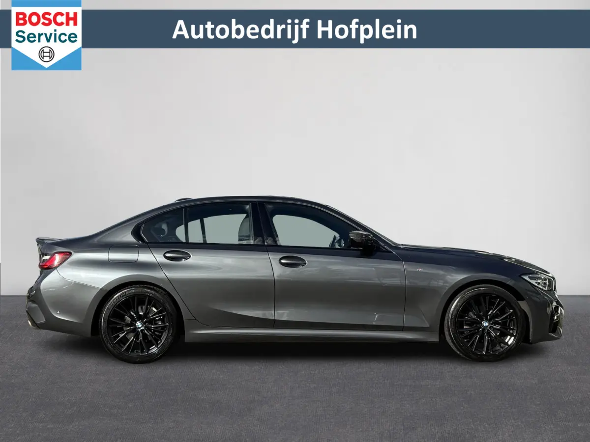 320i Executive Edition M-Sport |  LM-Velgen | Camera | Pano/Schuifdak | Carplay | Climatronic | Carbon delen | DEALER ONDERHOUDEN! | ( Vestiging - Vianen )