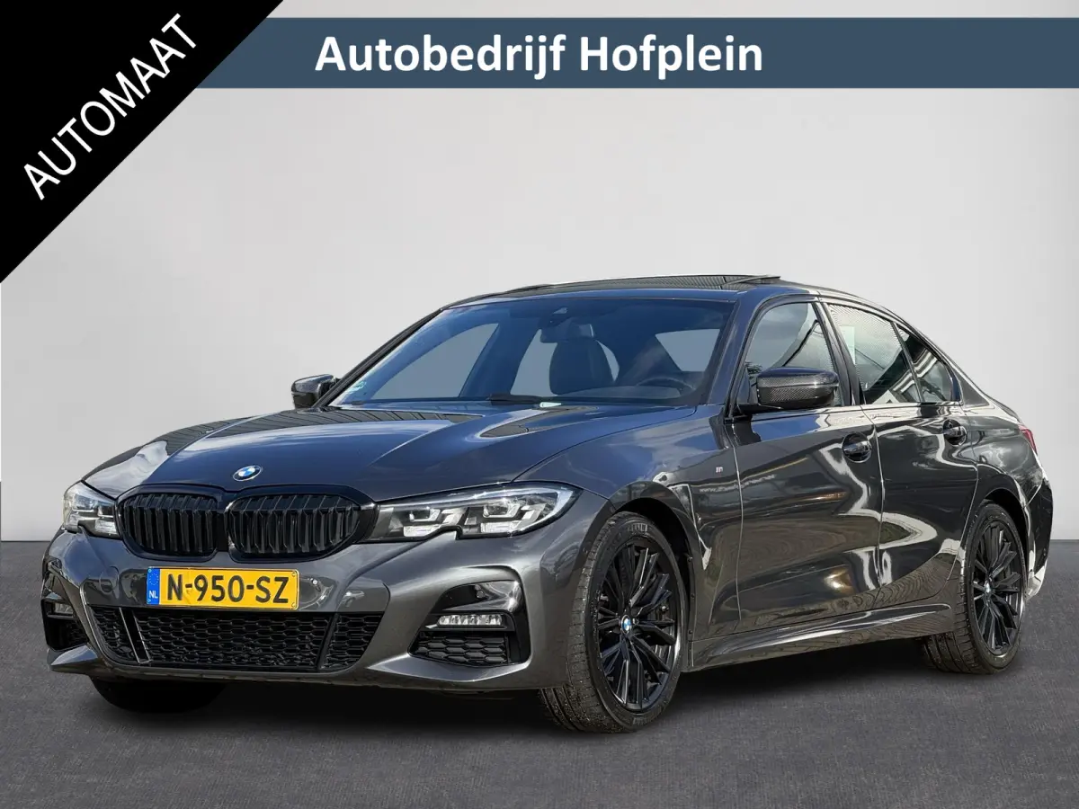 320i Executive Edition M-Sport |  LM-Velgen | Camera | Pano/Schuifdak | Carplay | Climatronic | Carbon delen | DEALER ONDERHOUDEN! | ( Vestiging - Vianen )