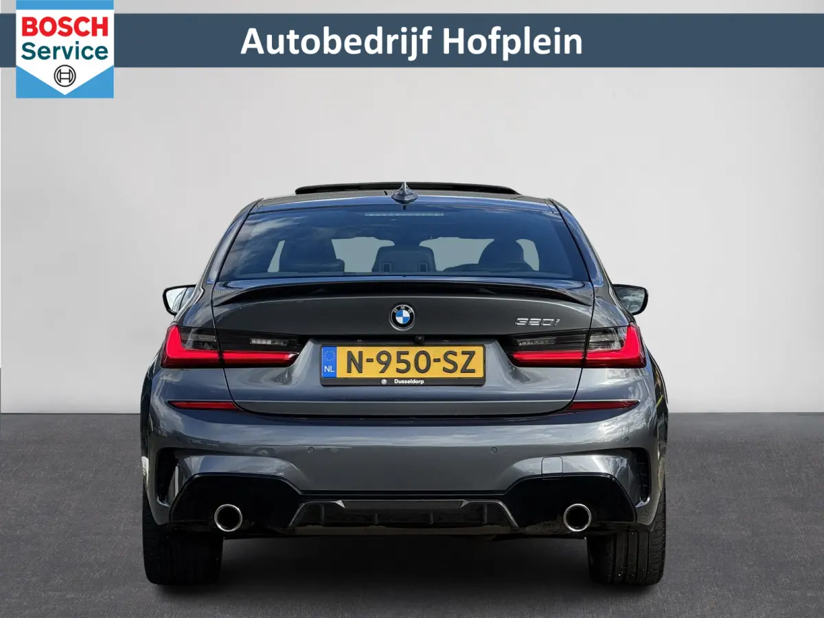 320i Executive Edition M-Sport |  LM-Velgen | Camera | Pano/Schuifdak | Carplay | Climatronic | Carbon delen | DEALER ONDERHOUDEN! | ( Vestiging - Vianen )