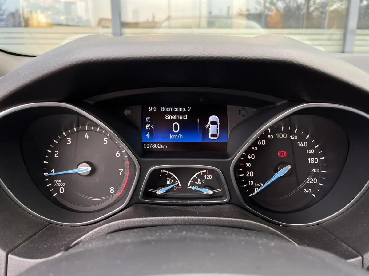 1.0 ST-Line 125PK NIEUWE DISTRIBUTIERIEM!! Cruise Navi Parkeersensoren Carplay Climate 18'' Velgen Privacy Glass *Dealer Onderhouden*