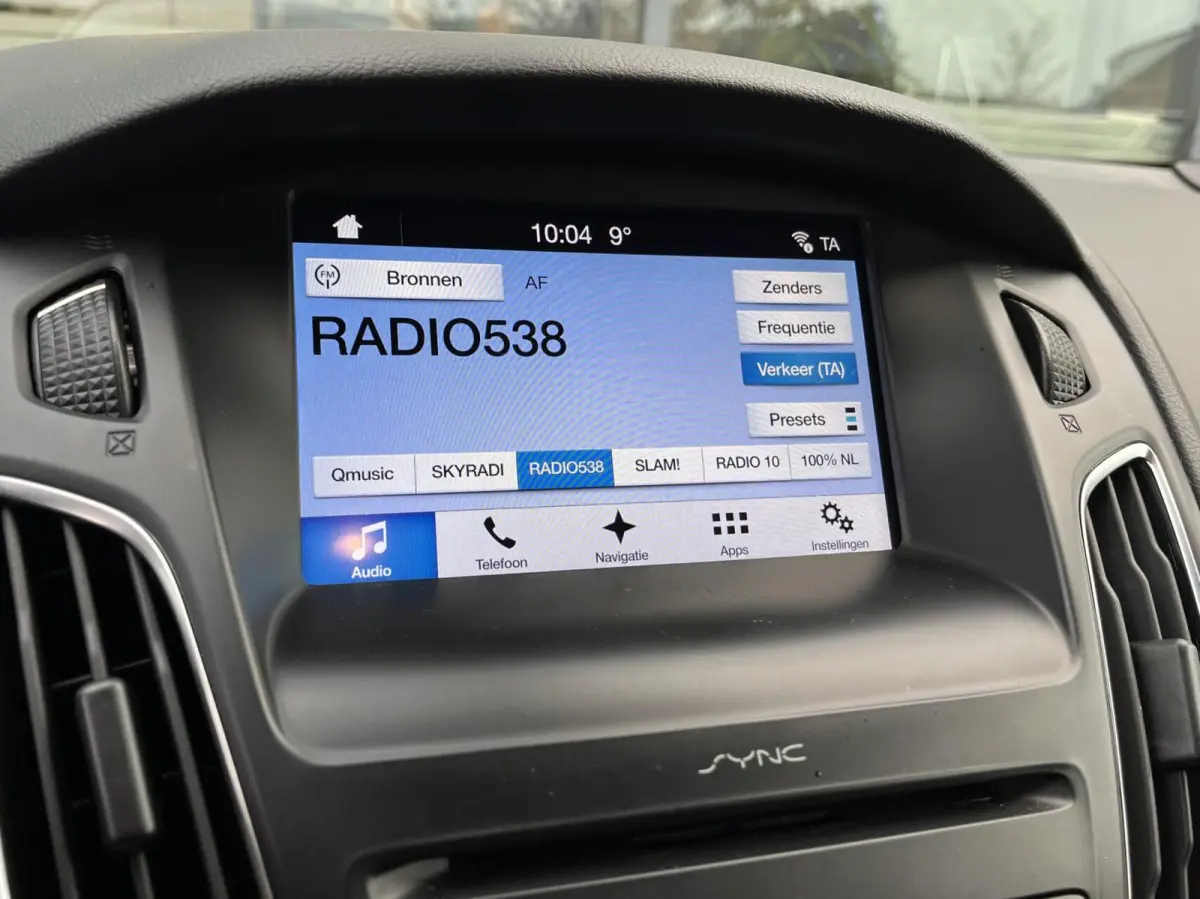 1.0 ST-Line 125PK NIEUWE DISTRIBUTIERIEM!! Cruise Navi Parkeersensoren Carplay Climate 18'' Velgen Privacy Glass *Dealer Onderhouden*