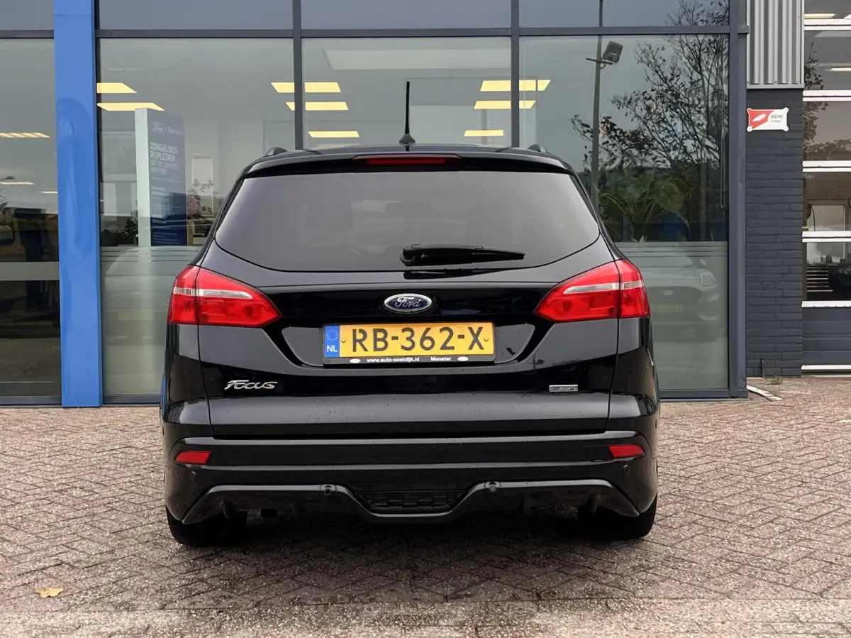 1.0 ST-Line 125PK NIEUWE DISTRIBUTIERIEM!! Cruise Navi Parkeersensoren Carplay Climate 18'' Velgen Privacy Glass *Dealer Onderhouden*