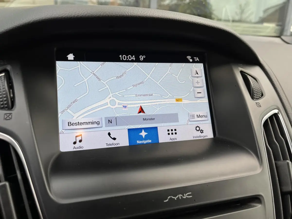 1.0 ST-Line 125PK NIEUWE DISTRIBUTIERIEM!! Cruise Navi Parkeersensoren Carplay Climate 18'' Velgen Privacy Glass *Dealer Onderhouden*
