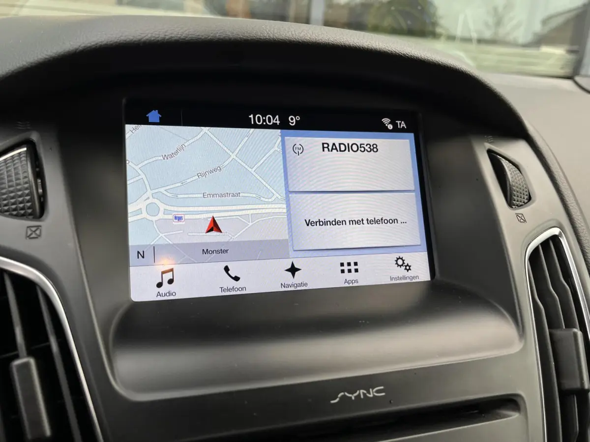 1.0 ST-Line 125PK NIEUWE DISTRIBUTIERIEM!! Cruise Navi Parkeersensoren Carplay Climate 18'' Velgen Privacy Glass *Dealer Onderhouden*