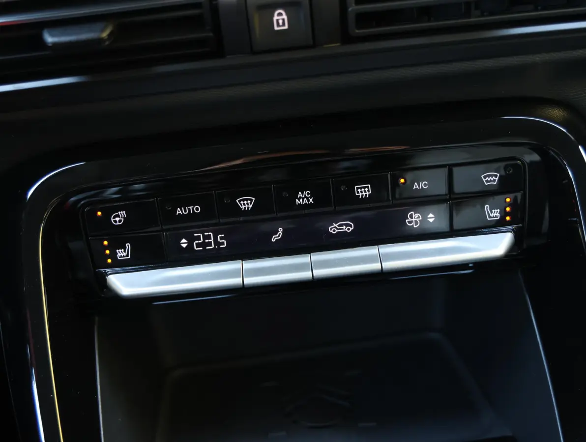 Max 113pk Comfort Range 44 kWh | Navigatie | Camera | Lichtmetalen velgen | Uit voorraad leverbaar