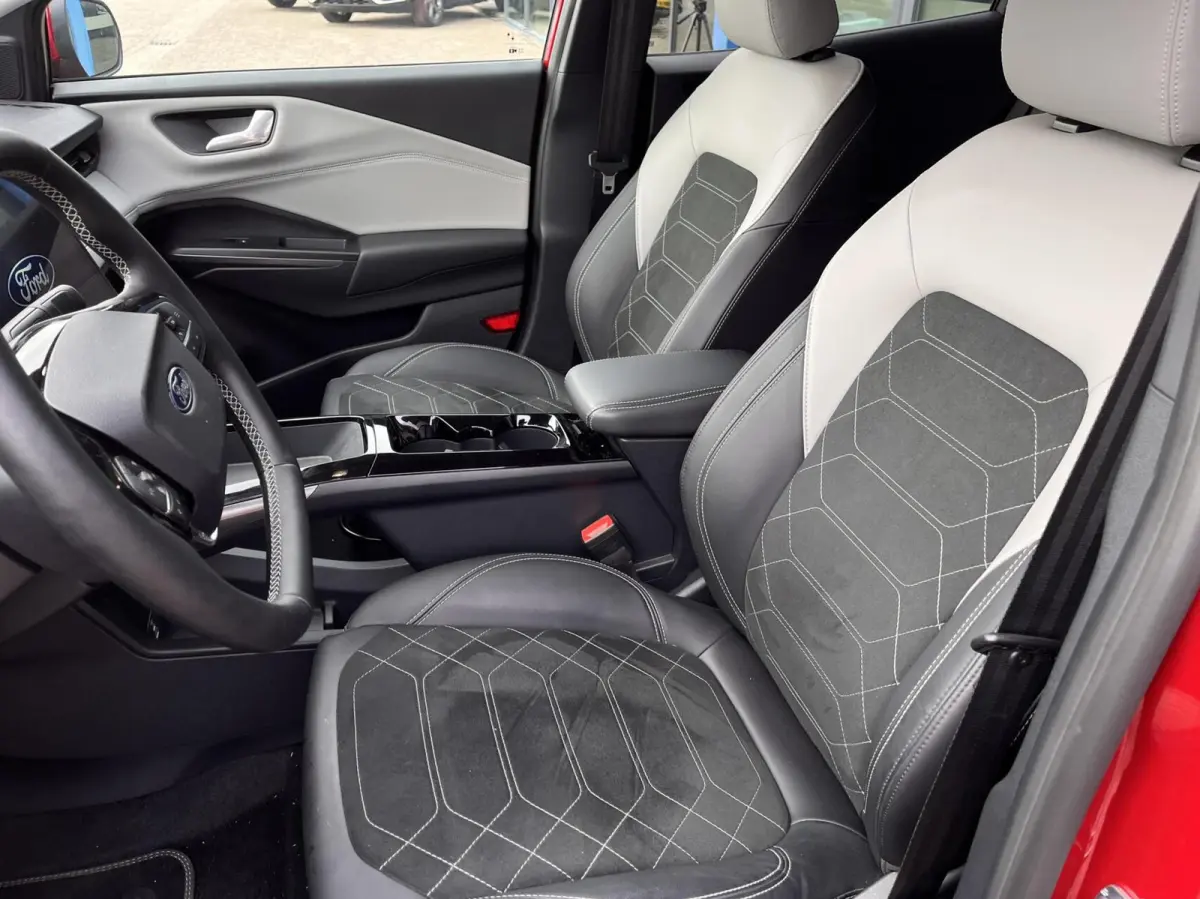 Premium 44 kWh 169PK Winterpack Matrix-LED Elek. Achterklep Camera B&O Keyless Climate Privacy Glass *Nieuwstaat*