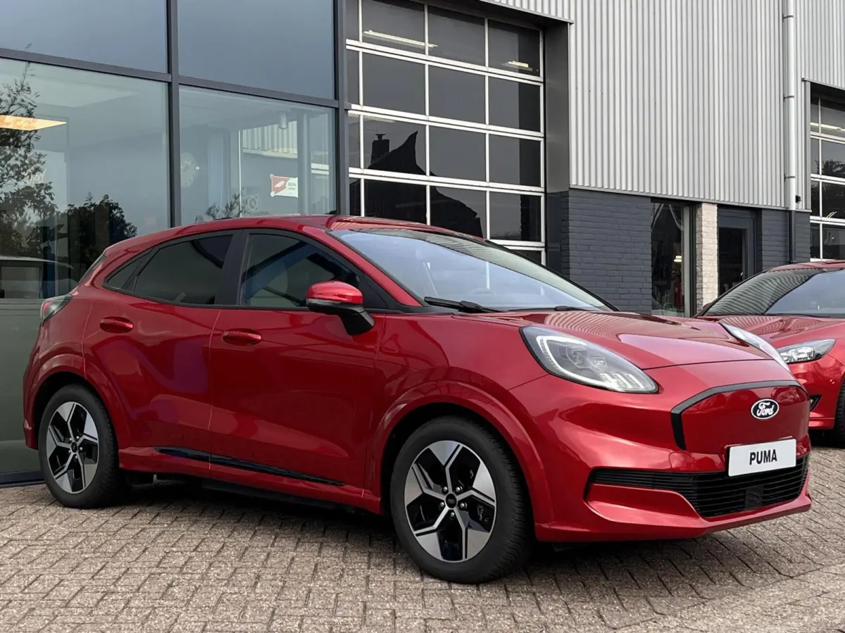 Premium 44 kWh 169PK Winterpack Matrix-LED Elek. Achterklep Camera B&O Keyless Climate Privacy Glass *Nieuwstaat*