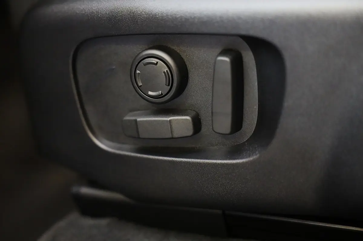 2.0 P400e R-Dynamic HSE / Acc / Lane Assist / Dode Hoek / 360 Camera / Memory / Meridian / Leder