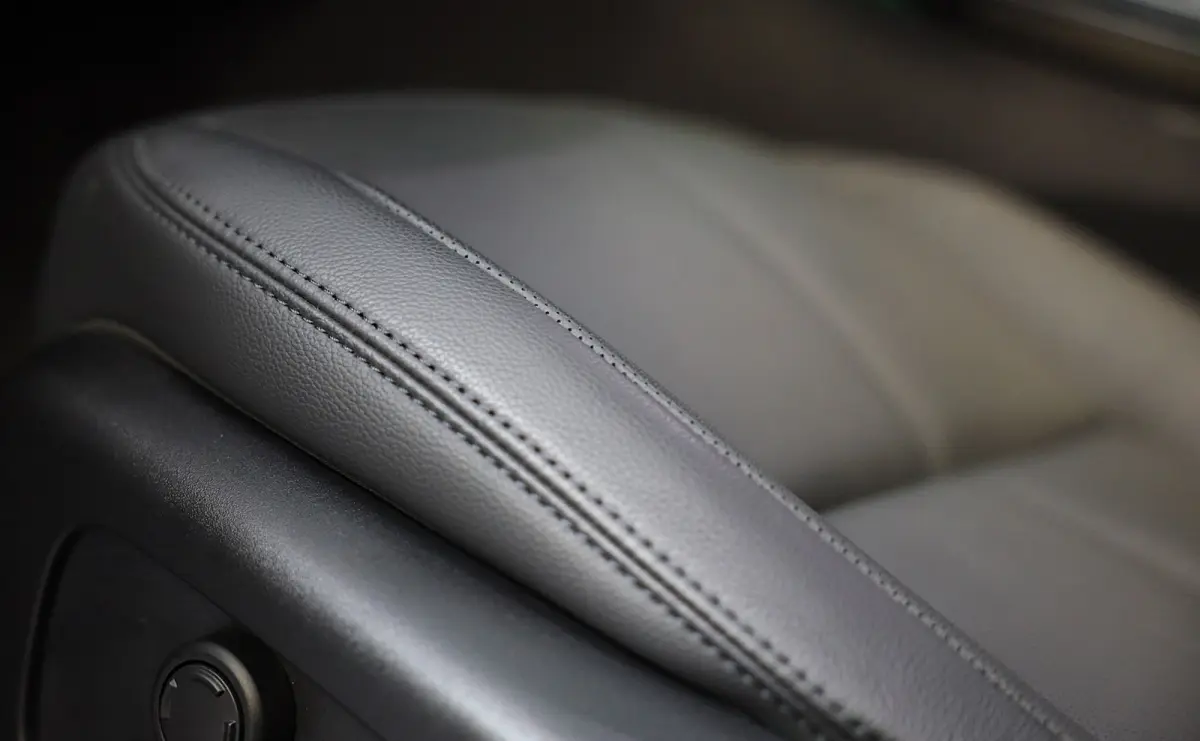 2.0 P400e R-Dynamic HSE / Acc / Lane Assist / Dode Hoek / 360 Camera / Memory / Meridian / Leder