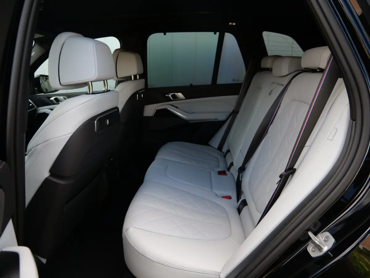 xDrive50e 490 Pk Automaat M-pakket / Leer / Pano-dak / Trekhaak / Camera's / DAB