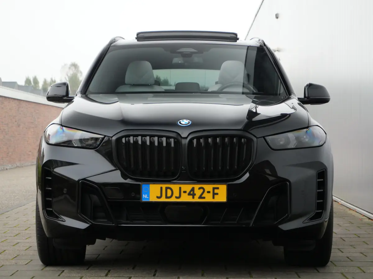 xDrive50e 490 Pk Automaat M-pakket / Leer / Pano-dak / Trekhaak / Camera's / DAB