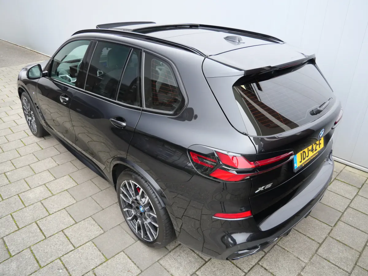 xDrive50e 490 Pk Automaat M-pakket / Leer / Pano-dak / Trekhaak / Camera's / DAB
