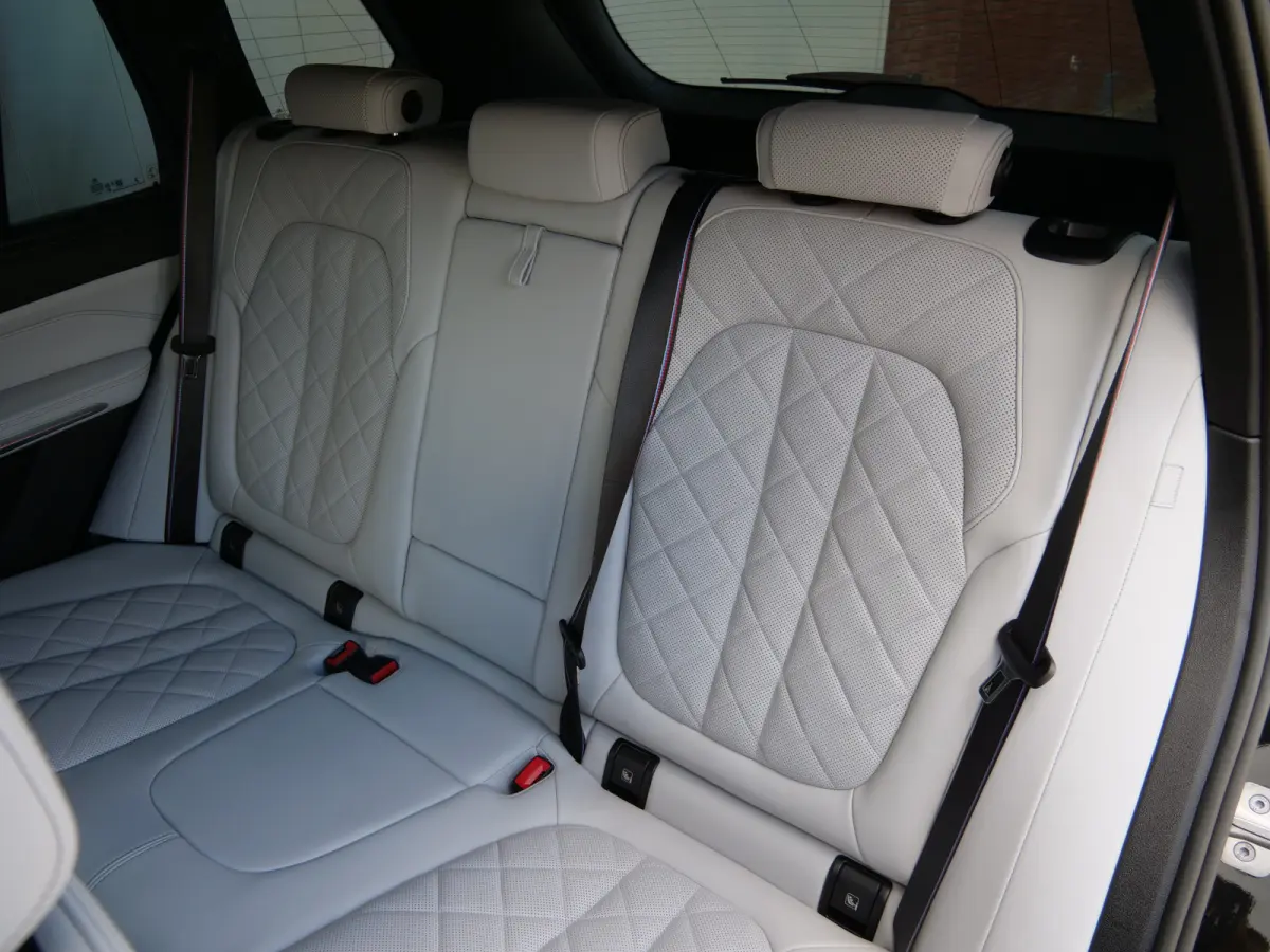 xDrive50e 490 Pk Automaat M-pakket / Leer / Pano-dak / Trekhaak / Camera's / DAB