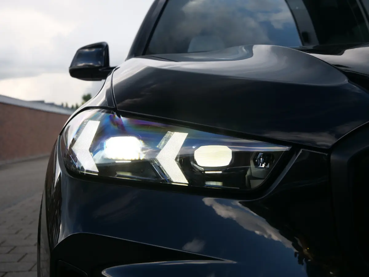 xDrive50e 490 Pk Automaat M-pakket / Leer / Pano-dak / Trekhaak / Camera's / DAB