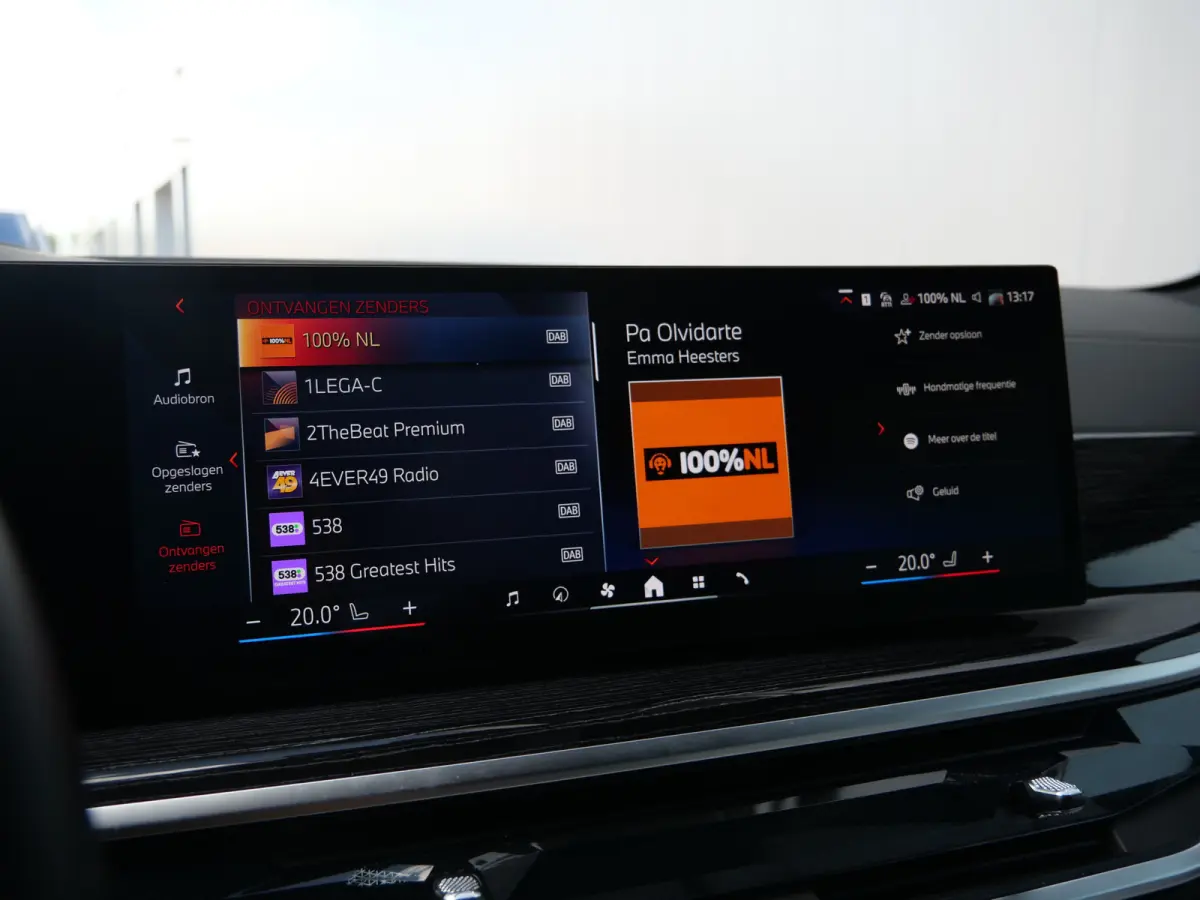 xDrive50e 490 Pk Automaat M-pakket / Leer / Pano-dak / Trekhaak / Camera's / DAB